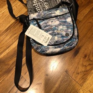 Lulu lemon Essentials Bag